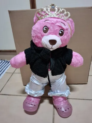 Pelucia Criamigos Ursa Com roupas Tenis e Acessorios