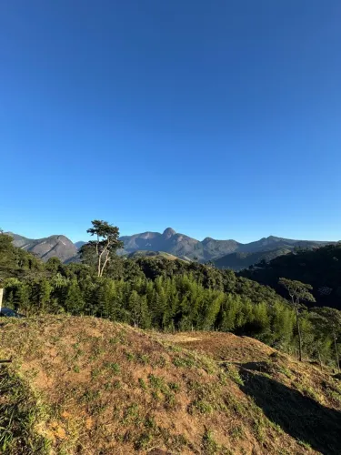 TERRENO EM CORRÊAS COM VISTA LIVRE