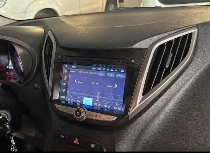 Conserto de multimídia e rádio automotivo 