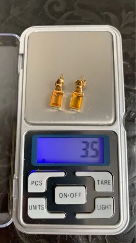 Brincos de Ouro com  topázio imperial. 