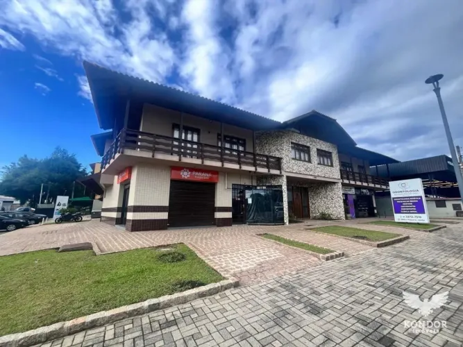 Loja em SANTA FELICIDADE com 53m²