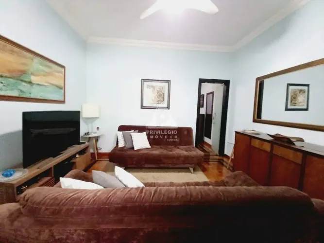 Apartamento reformado de 1 Quarto a venda na Glória, com 53m²!