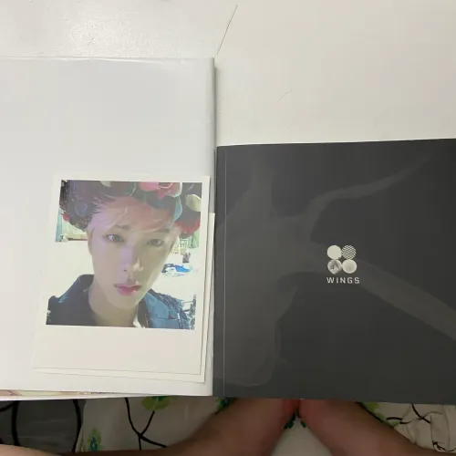 BTS - WINGS [ versão W] Polaroid e posters oficiais da pré venda 