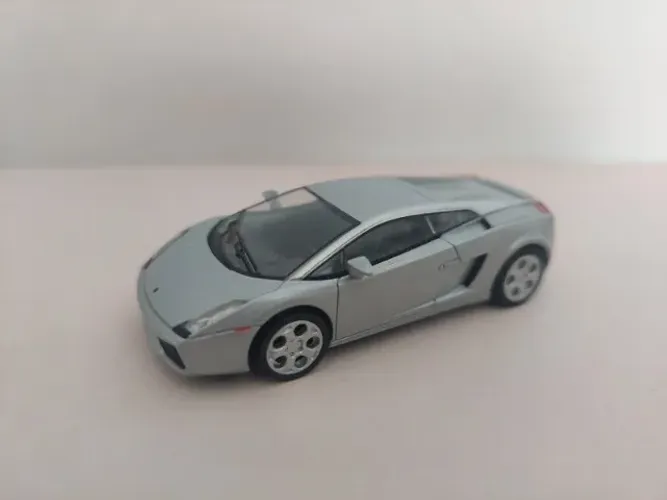 Lamborghini Gallardo 1/64