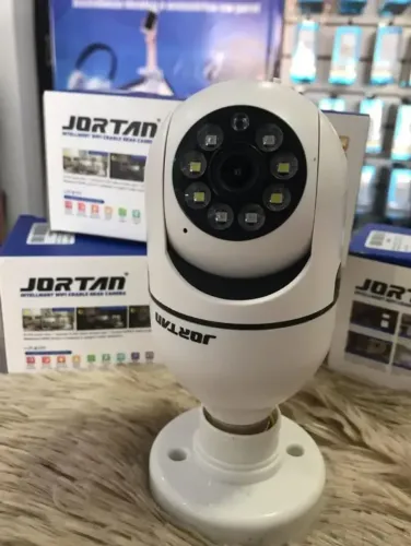 Câmera de Segurança JORTAN - Visão Noturna e Wi-Fi gira em 360° 