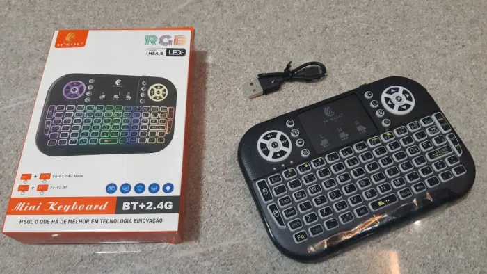 Mini teclado Bluetooth + 2.4G com Touchpad - RGB