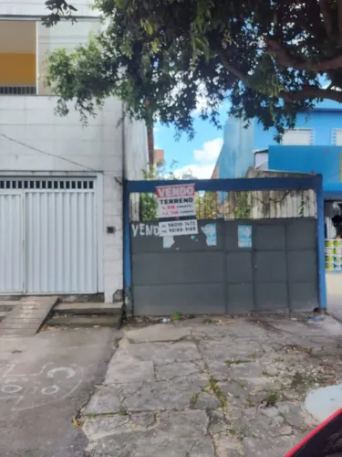 Terreno na 14 de abril -  210 m2