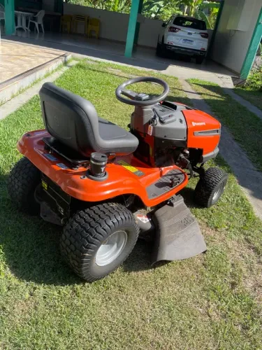 Trator de Corte Husqvarna