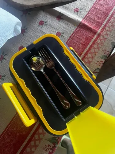 Lancheira térmica com talheres