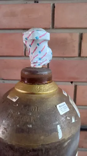 Vende se cilindro cheio argonio