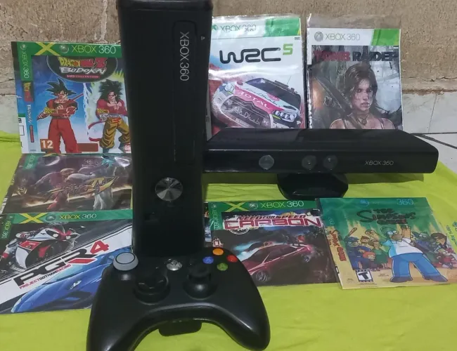Xbox 360 com jogos e controle