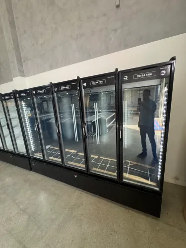 Expositor 5 portas extra frio cervejas e carnes novo 