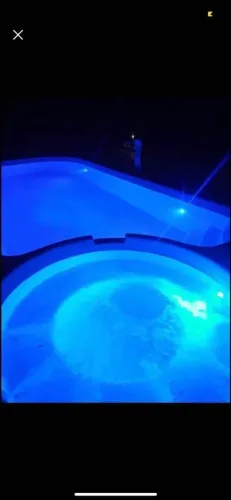 Piscina de fibra zeus isntalada com casa de maquinas