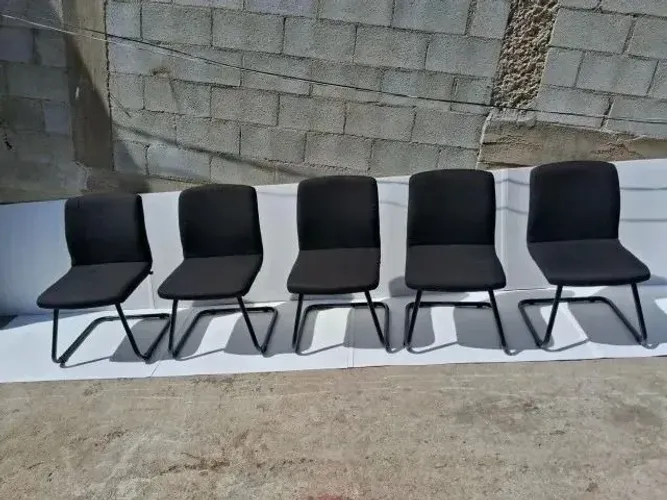 Cadeira Fixa Executiva Preta Tubo Chapa 14 (Aceitamos Cartões 3x ou 5% no dinheiro).