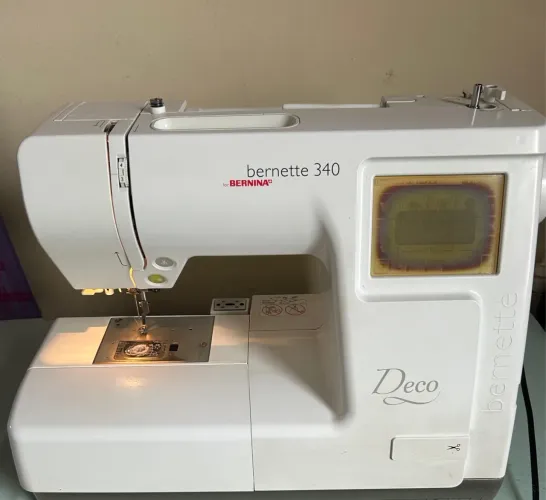 Máquina de Bordar Bernette Deco 340