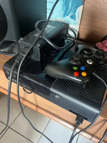 Vendo Xbox 360 zerado