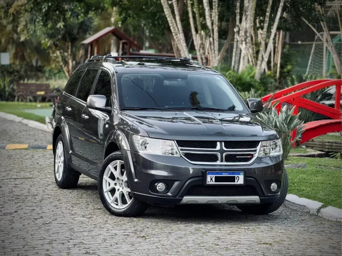 DODGE JOURNEY R/T 3.6 V6 + TETO 17/17 aceito troca e financio