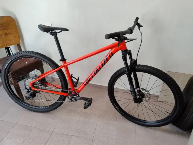 Bicicleta Specialized RockHopper Comp 2024.  Tamanho M ,Aro 29 Com nota fiscal!