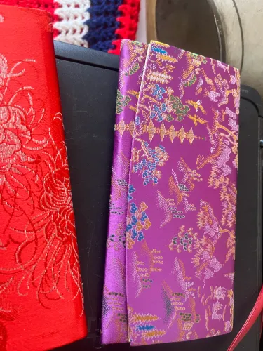 3 carteiras ou bolsa de mão com estampa floral japonesa