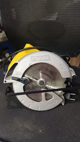Serra Circular para Madeira Dewalt Modelo DWE560 Potência 1400W 110V