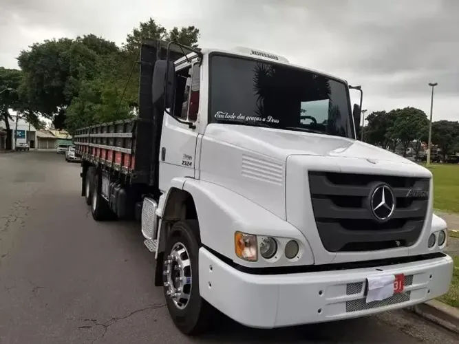 Mb atron 2425 6x2 carroceria ano 2012