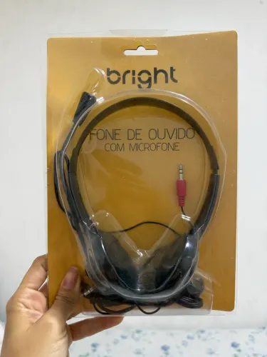 Fone de ouvido com microfone marca Bright