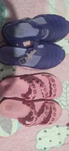 Vendo roupas e calçados de criança menina