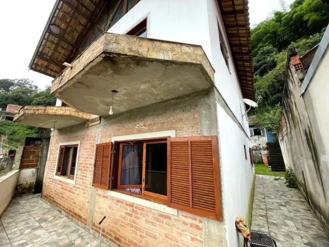 CASA À VENDA - BAIRRO CRISTAL - Santo Antônio do Pinhal