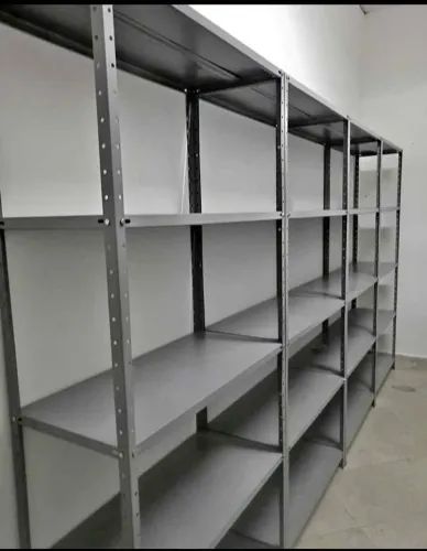 Prateleiras de aço 