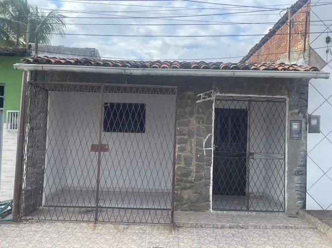 Vende-se casa em Felipe camarão