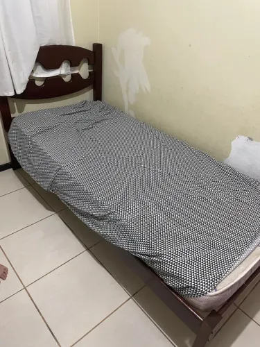 Cama de solteiro com colchão