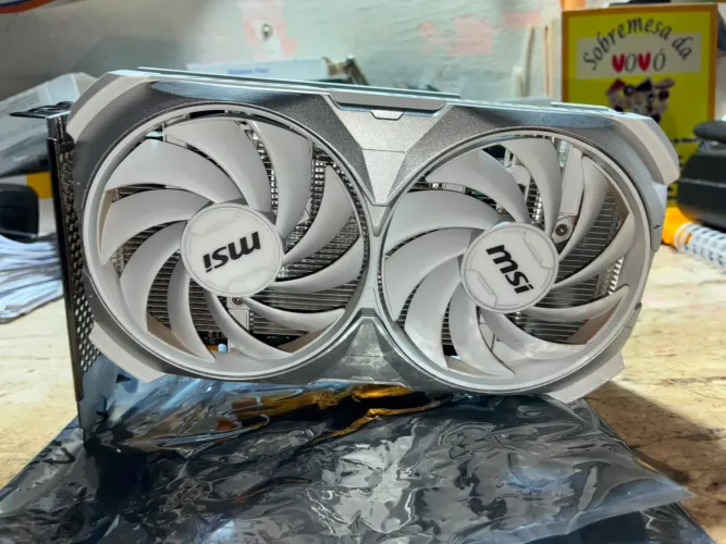 Placa de Vídeo MSI RTX 4060 Ventus 2X White OC 8GB