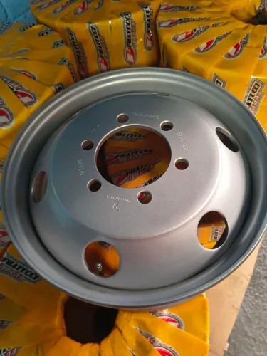 Roda de Iveco 35s14 furacão original