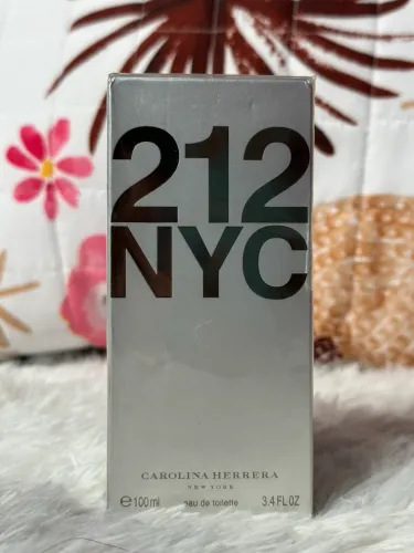 Carolina Herrera 212 NYC Eau de Toilette 100ml Original Lacrado Versão Antiga 2010