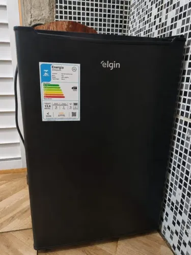 Frigobar Elgin Preto 70 L Com Porta Reversível