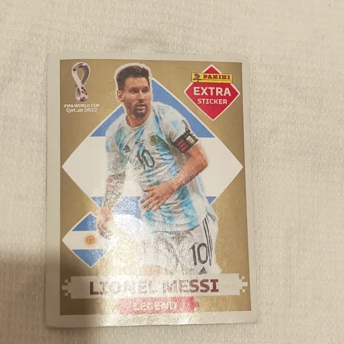 Figurinha legend do Messi de 2022 Gold