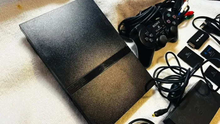 PS2 SLIM - COM ACESSORIOS ORIGINAIS