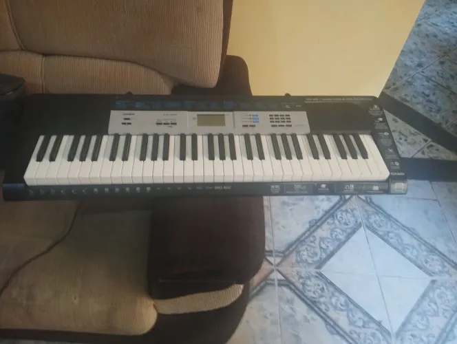 Vendo teclado Casio novo