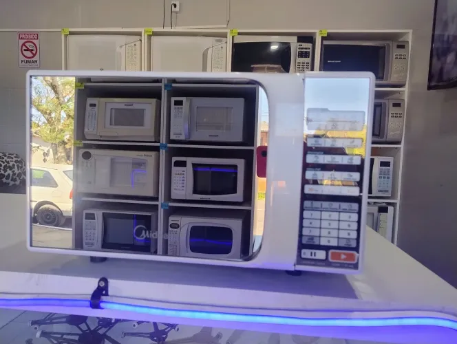 Microondas Midea 20 Litros Espelhado praticamente Novo
