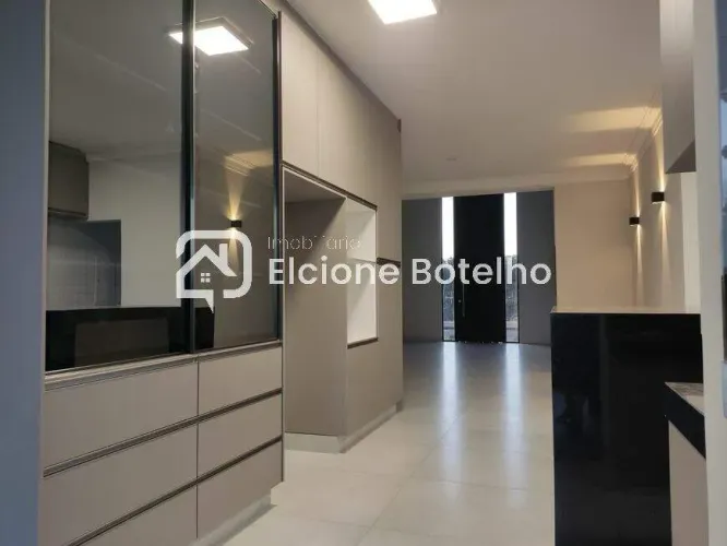 Casa de Condomínio para aluguel, 4 quartos, 4 suítes, 2 vagas, GRANJA MARILEUSA - Uberlând