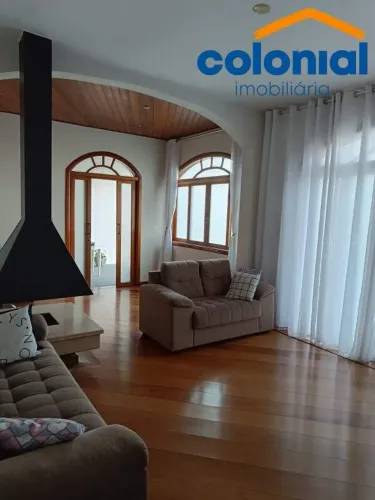 CASA AMPLA COM 3 QUARTOS/1 SUÍTE COM PISCINA NO JARDIM ESTÁDIO.