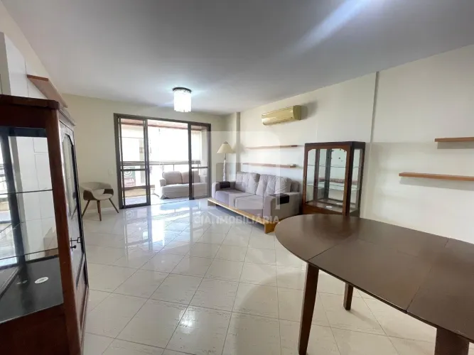 Apartamento de 3 quartos mobiliado na Beira-Mar
