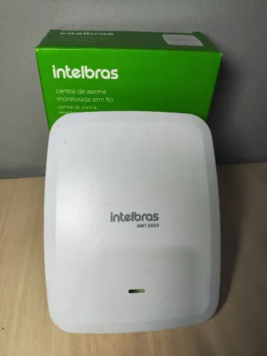 Central de alarme sem fio Intelbras AMT 8000