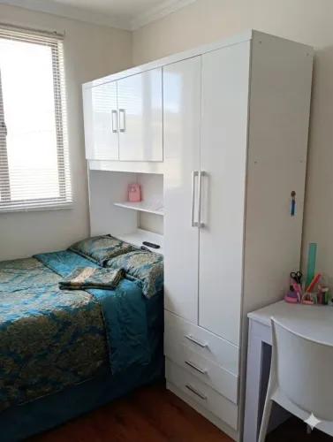 Guarda roupa de solteiro com cabeceira branco