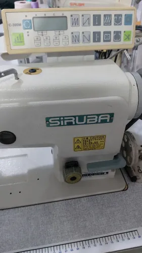 Maquina pespontadeira industrial siruba eletronica + aparelho de fazer pat em gola polo