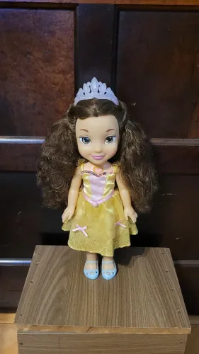 Vendo Boneca princesa Bela Disney canta em inglês 
