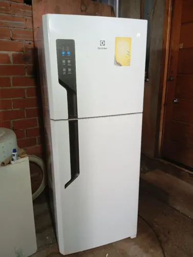 Vendo Geladeira Electrolux 430Litros 220Volts FrostFree Revisada e Com 3 Meses de Garantia