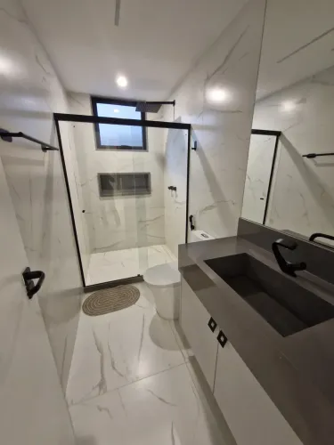 Vendo ou Alugo Magnifica casa Triplex 4 suites, 490m2 + dep completa Cond Riviera del Sol
