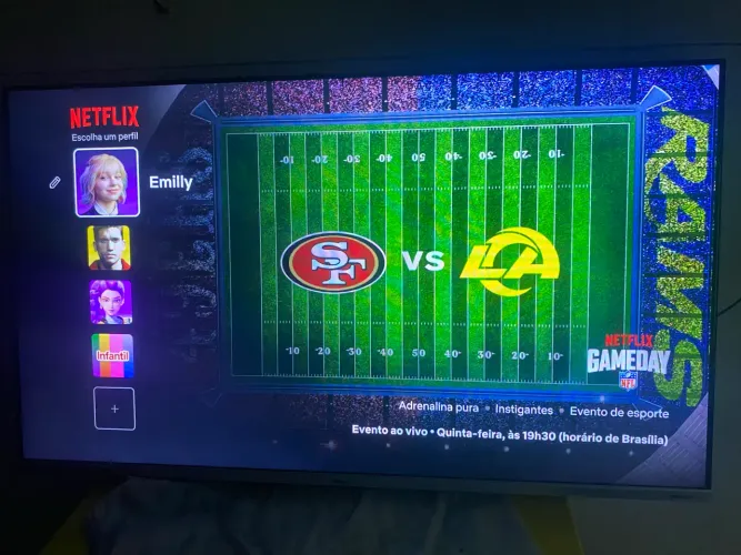 VENDO TELEVISÃO