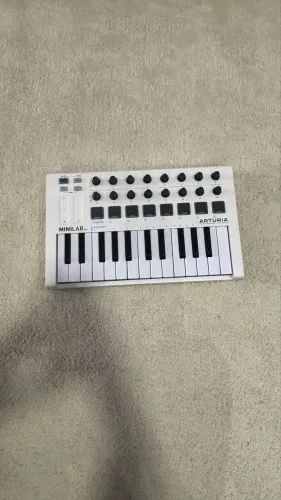 Arturia Minab MK2 - Controlador MIDI 25 teclas